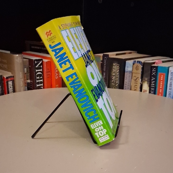 Eleven On Top By Janet Evanovich - Picture 3 of 3